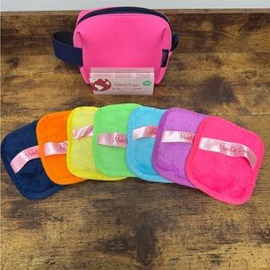 NWOT MakeUp Eraser 7 Day Mini Travel Set With Neoprene Travel Zip Pouch Case